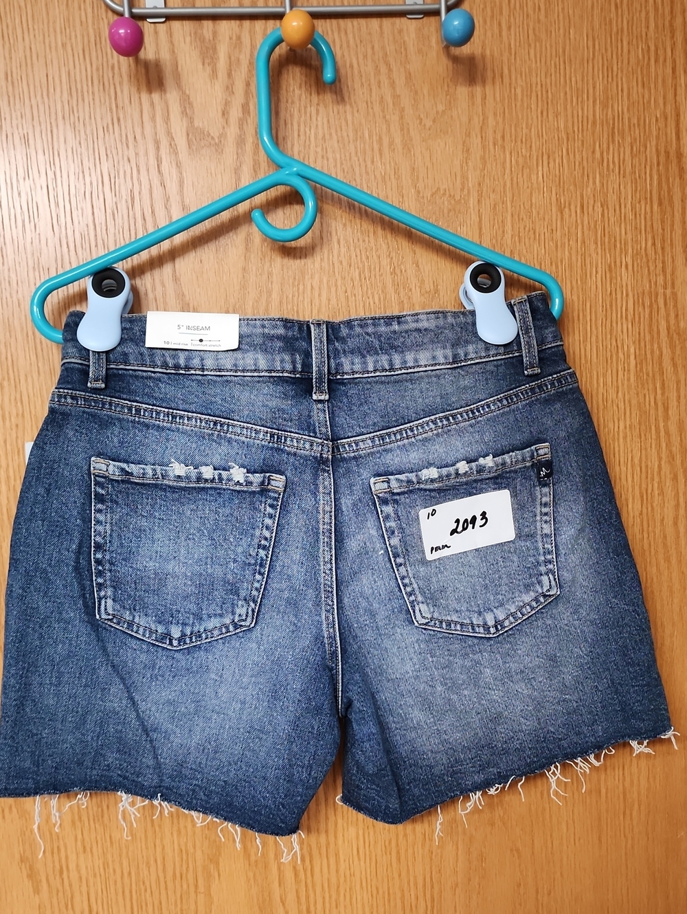 Maurices Denim Frayed Hem Women's Shorts 10 number 2093